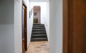 Modern Apartment At Piazza Del Gesu' By Wonderful Italy