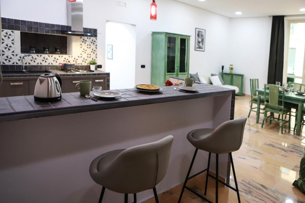 Modern Apartment At Piazza Del Gesu' By Wonderful Italy Naples Extérieur photo